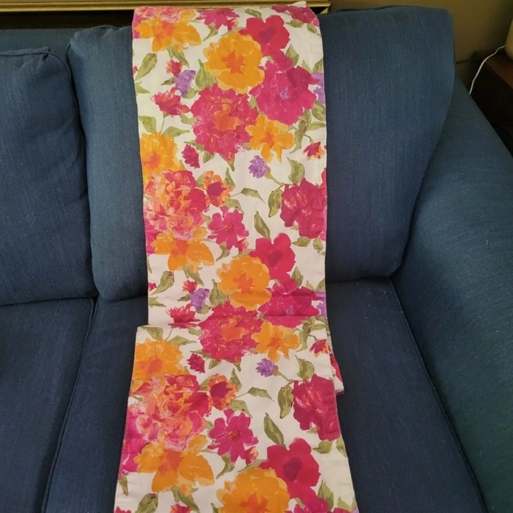 Cynthia Rowley Flower Print Table Runner
